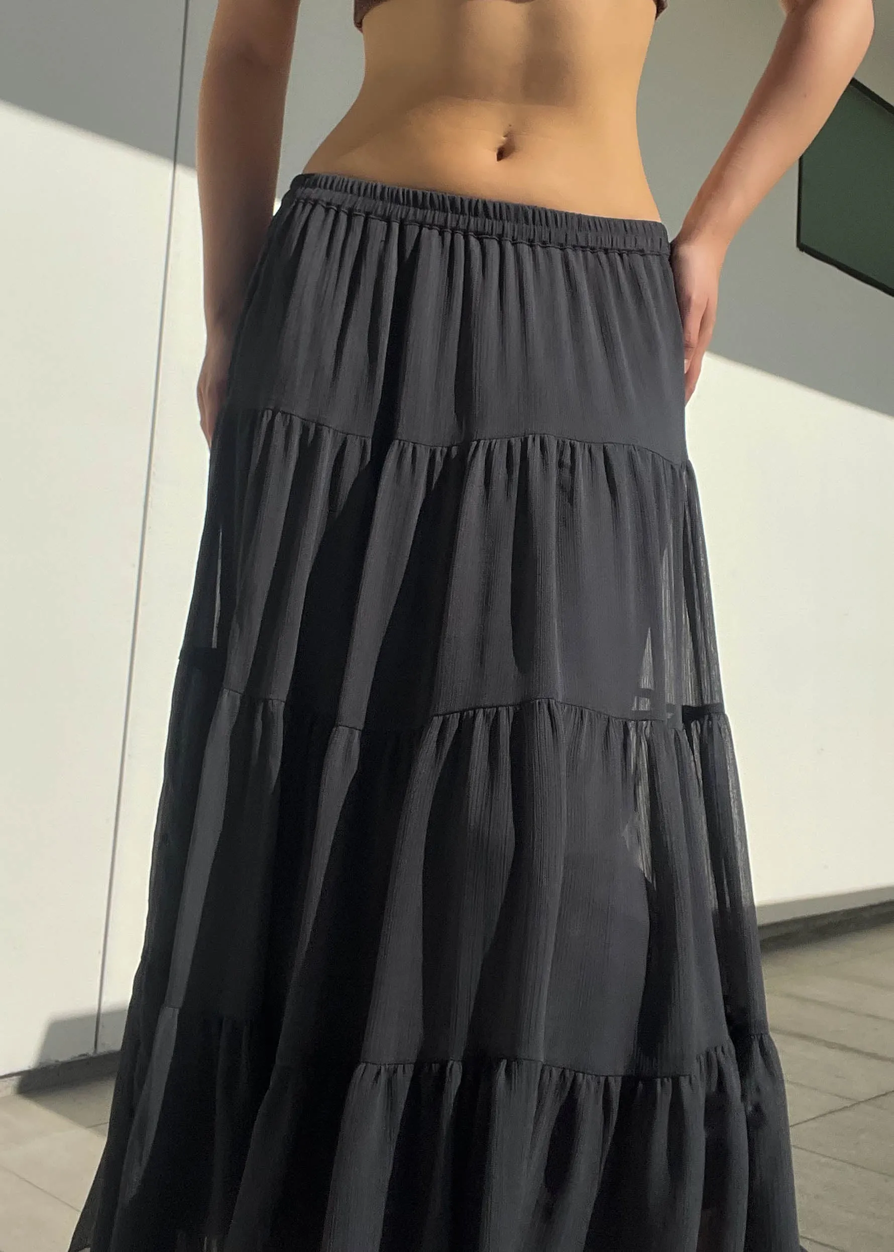 90’s Flowy Charcoal Skirt (M)